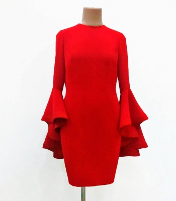 Красное платье обработанное